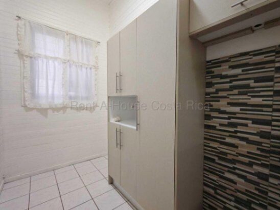 MLS-26-1719 LS ALQUILER APARTAMENTO MERCED SAN JOSE en Merced, San José — ₡ 300 000