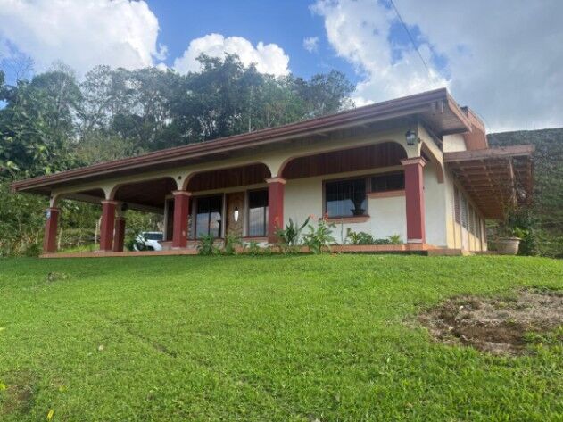 BELLA PROPIEDAD Y CASA EN MONTERREY DE SAN CARLOS.  en Monterrey, San Carlos, Alajuela — ₡ 165 000 000