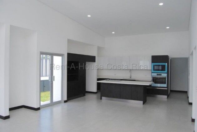 Alquiler de Town Houses en Santa Ana-Piedades. RAH 26-2013 en Piedades, Santa Ana, San José — $2,000
