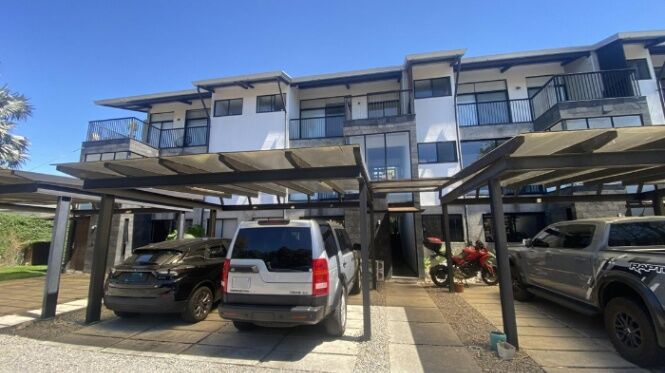 Venta de Townhouse de 3 Niveles en Piedades de Santa Ana. RAH 26-1396 in Piedades, Santa Ana, San José — $249,000
