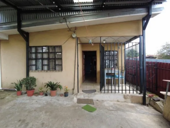 Se vende propiedad con 3 casas en San Isidro Heredia 23-1450 in San Isidro, Heredia — ₡ 185 000 000 - Photo 3 of 22