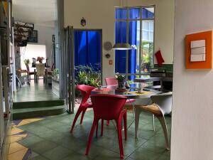 RAH ofrece en Venta  Esta hermosa casa de diseño artístico y original OFC       original  en San Francisco, Goicoechea, San José — $250,000