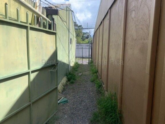 Hermosa casa con departamento en venta-Paraiso,Cartago. in Llanos de Santa Lucía, Paraíso, Cartago — ₡ 55 000 000