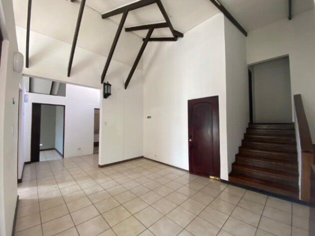 CASA EN VENTA, SANTA ANA , $350.000 COD#25-1626 in Santa Ana, San José — $350,000 - Photo 2 of 11