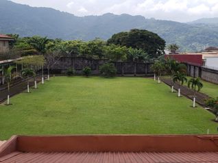 Propiedad con dos casas en Avenida de Oro en Tres Ríos, La Unión, Cartago — $2,300,000 - Foto 3 de 16