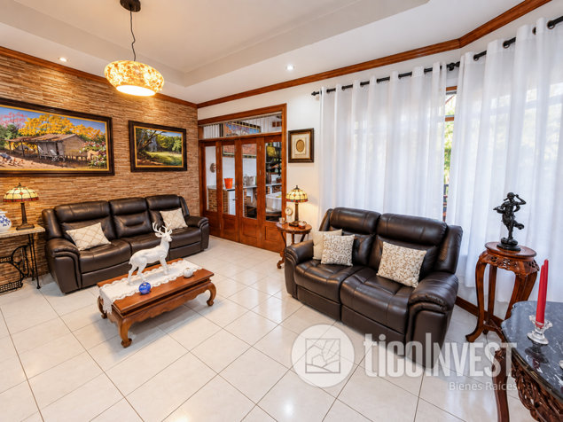 Amplia casa en Tres Ríos, Sierras de la Unión **2179 in Tres Ríos, La Unión, Cartago — $475,000