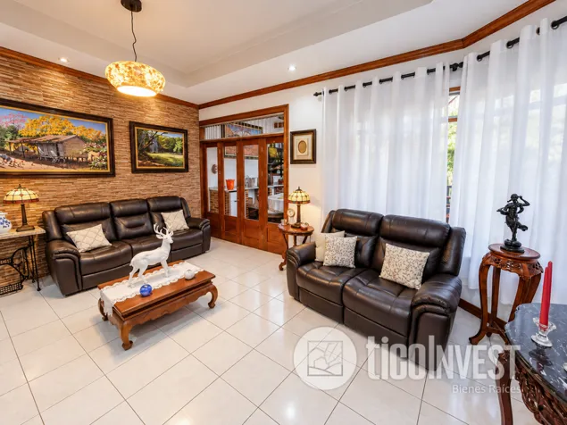 Amplia casa en Tres Ríos, Sierras de la Unión **2179 in Tres Ríos, La Unión, Cartago — $475,000