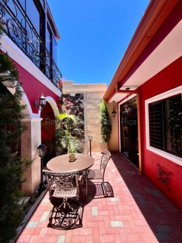 CASA EN VENTA EN SAN FRANCISCO HEREDIA en San Francisco, Heredia — ₡ 129 000 000