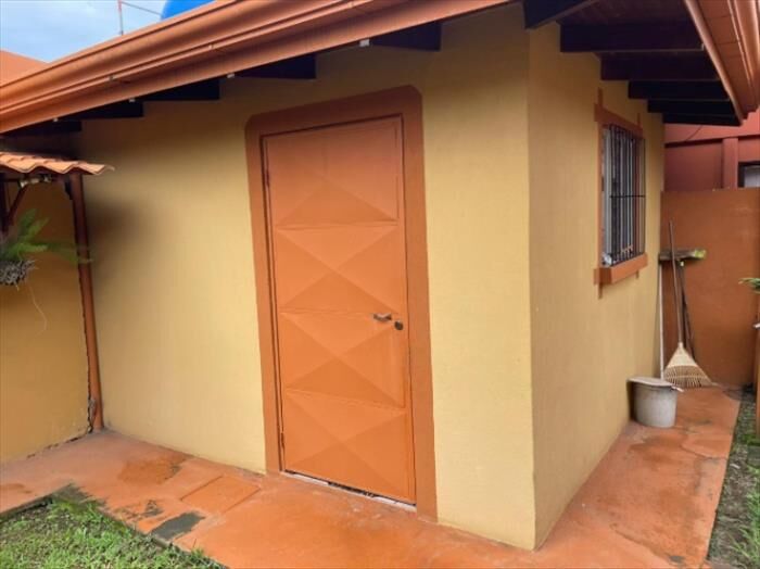 SE VENDE GRANDE Y BELLA PROPIEDAD Y CASA EN ATENAS.  en Atenas, Alajuela — ₡ 150 000 000