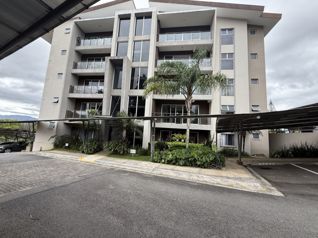 VENTA Apartamento más amplio que el promedio, con terraza  (MJ)
