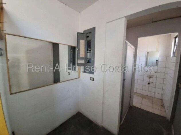 Alquiler de Local Comercial en Plaza Rubí-San Francisco de Heredia. RAH 26-1405 in San Francisco, Heredia — $3,240
