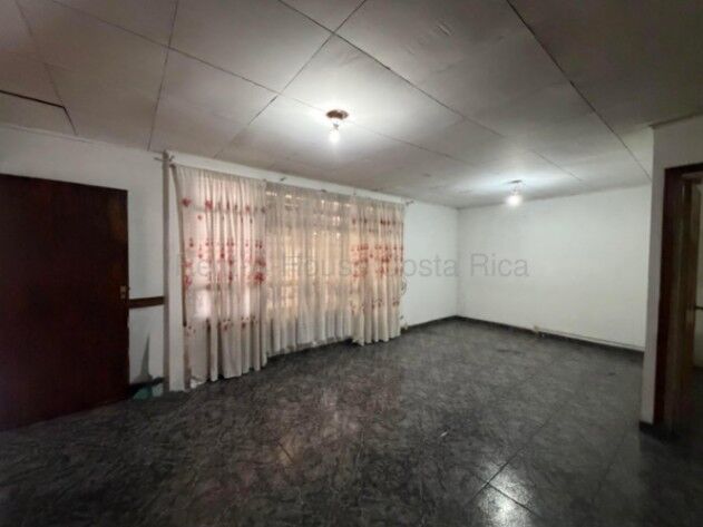 Venta de Casa en Desamparados, San José. RAH 27-193 Uso de Suelo Mixto en Desamparados, San José — ₡ 88 000 000