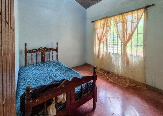 Casa con Briza y Potrero en Daniel Flores, Pérez Zeledón, San José — $240,000