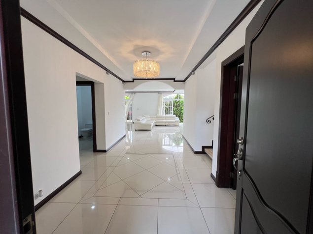 Hermosa Casa en Colinas de Montealegre Curridabat precio Oportunidad in Curridabat, San José — $875,000 - Photo 2 of 45