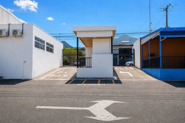 Venta de Locales Comerciales Escazu Centro. San José.Costa Rica en Escazú, San José — $950,000