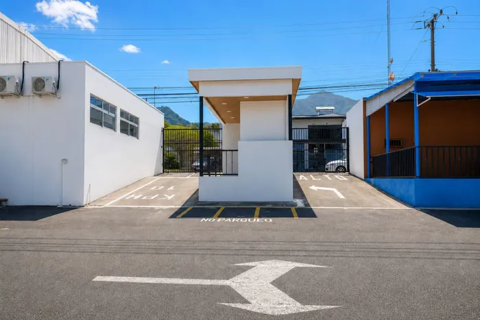 Venta de Locales Comerciales Escazu Centro. San José.Costa Rica in Escazú, San José — $950,000