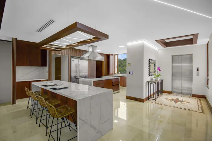 Luxury Apartment in Monte Plata, Escazú – 370 m² in Escazú, San José — $6,000 - Photo 3 of 33