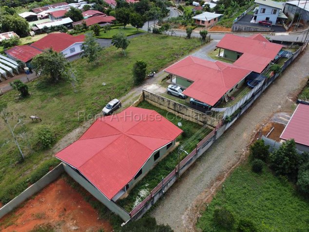 Venta de 3 Casas en San Marcos de Tarrazú en San Marcos, Tarrazú, San José — $520,000 - Foto 2 de 10