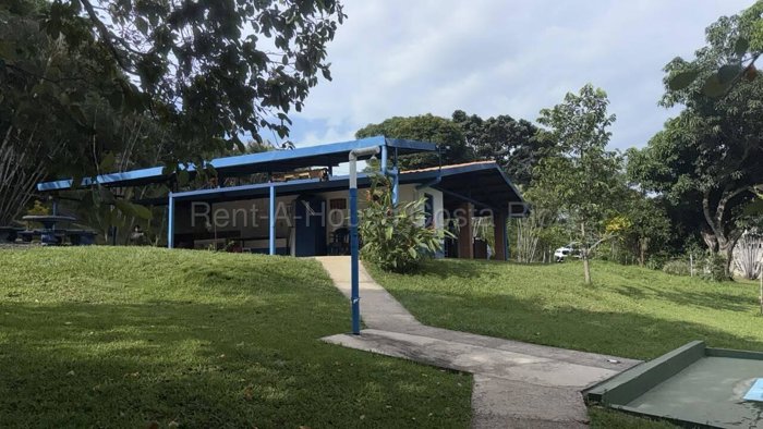 Venta de quinta con 2 piscinas, rancho y amplias zonas verdes #27-290 GS en Garita, Alajuela — $785,000