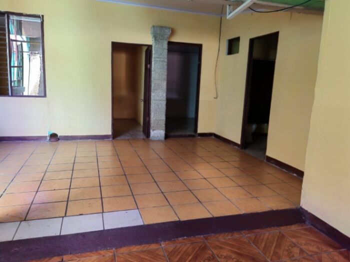 SE VENDE BELLA CASA Y APARTAMENTO EN OROTINA CENTRO.  in Orotina, Alajuela — ₡ 35 000 000