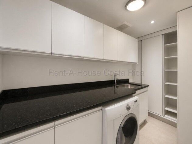 Hermoso Apartamento en rio oro Santa ana in Santa Ana, San José — ₡ 153 000 000