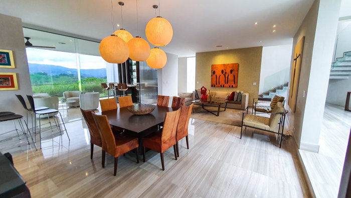 Impresionante casa en San Rafael Alajuela, amplia área social in San Rafael, Alajuela — $1,300,000 - Photo 3 of 21