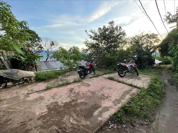 Se vende lote con casa en San Antonio, Escazú, San José — ₡ 85 000 000