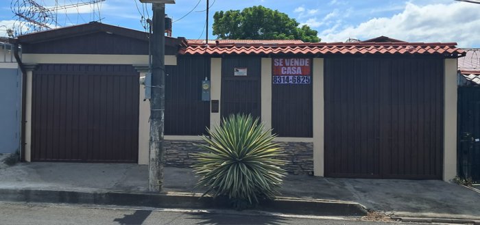¡EXCELENTE OPORTUNIDAD DE INVERSIÓN! Casa en Venta • Barrio Moracia, Liberia, Guanacaste in Liberia, Guanacaste — ₡ 85 000 000 - Photo 2 of 11