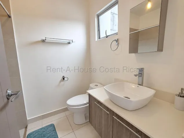 Venta de Casa en Santo Domingo de Heredia. RAH 27-884 in San Miguel, Santo Domingo, Heredia — ₡ 110 000 000 - Photo 2 of 20