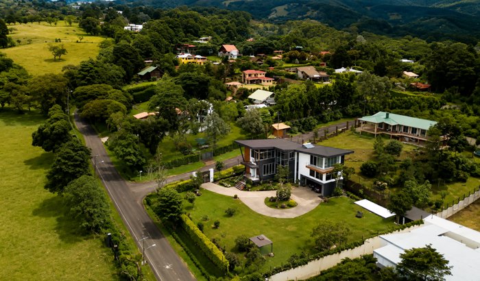 Luxury Contemporary Residence For Sale In San Rafael De Heredia in San Rafael, Heredia — $985,000 - Photo 3 of 17