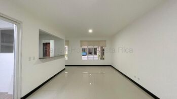 Venta de Casa en San Antonio de Escazú 26-1761  in San Antonio, Escazú, San José — $230,000 - Photo 5 of 13