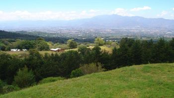 FINCA EN LAS MONTAÑAS SANTA BÁRBARA DE HEREDIA, COSTA RICA en Santa Bárbara, Heredia — $350,000 - Foto 4 de 13