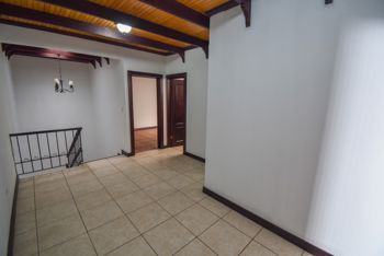 Excelente Oportunidad Propiedad con 2 casas en Trejos Montealegre in San Rafael, Escazú, San José — $400,000 - Photo 5 of 29