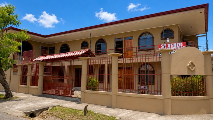 Venta de Propiedad comercial con 10 cabinas/ El Roble Puntarenas en El Roble, Puntarenas — ₡ 225 000 000