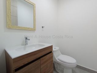 Alquiler de Casa en Santo Domingo-San Vicente, Heredia. RAH 27-465 in San Vicente, Santo Domingo, Heredia — $1,450 - Photo 4 of 20