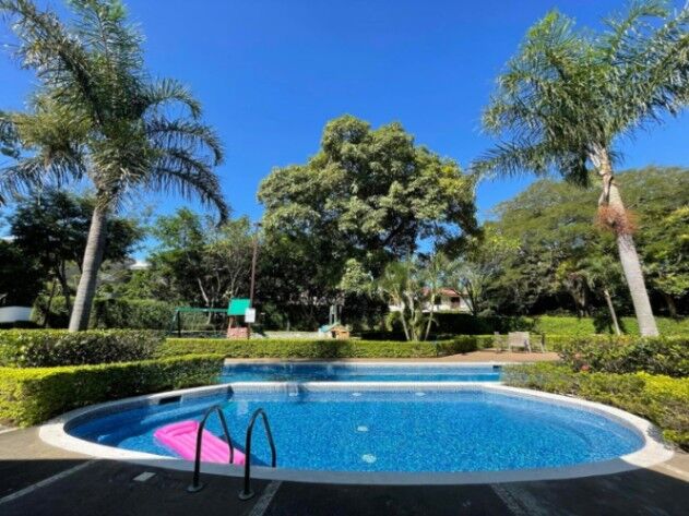 Venta de lindo apartamento ubicado en Sta Ana 26-915 in Santa Ana, San José — ₡ 88 000 000