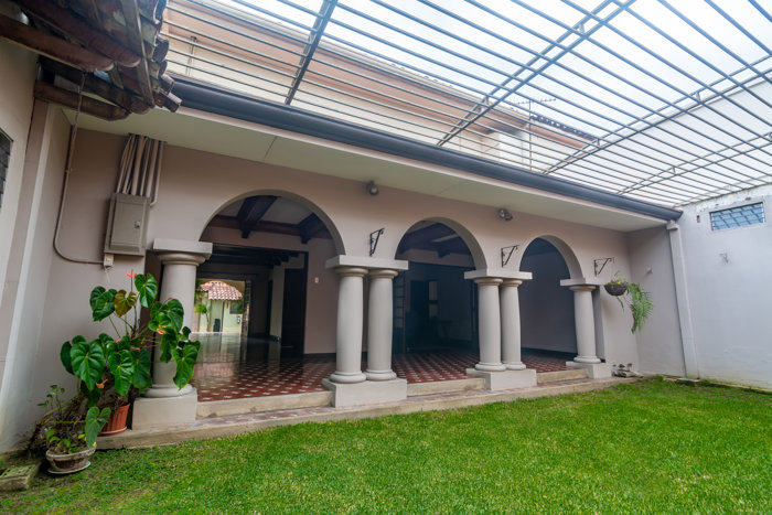 Venta de propiedad en Escalante contiguo al Fresh Market in Carmen, San José — $599,000 - Photo 3 of 15