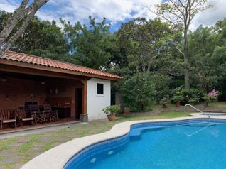 Preciosa y Exclusiva Residencia de Lujo en Santa Ana, Costa Rica in Pozos, Santa Ana, San José — $2,300,000 - Photo 5 of 38