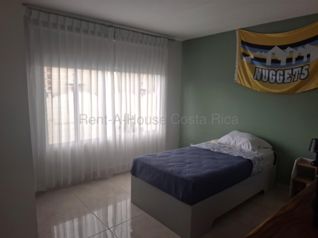 Venta de Casa Contemporánea en Sabanilla de Montes de Oca #27-778 GS in Sabanilla, Montes De Oca, San José — $450,000 - Photo 5 of 18
