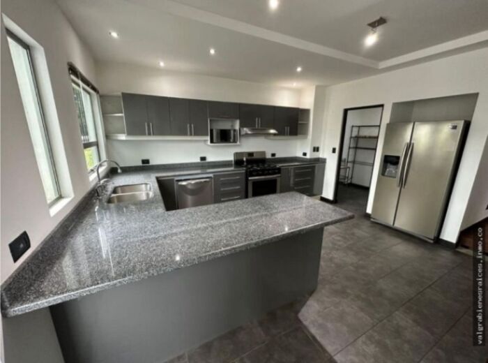CASA EN VENTA EN RESIDENCIAL PRIVADO SAN MIGUEL -STO DOMINGO HEREDIA in San Miguel, Santo Domingo, Heredia — $380,000