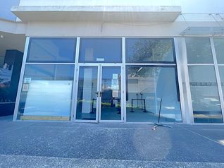 Alquiler Oficina - Local Comercial frente a Calle
