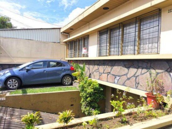 Se vende propiedad con uso de suelo mixto en Merced San José 24-1868 in Merced, San José — $250,000