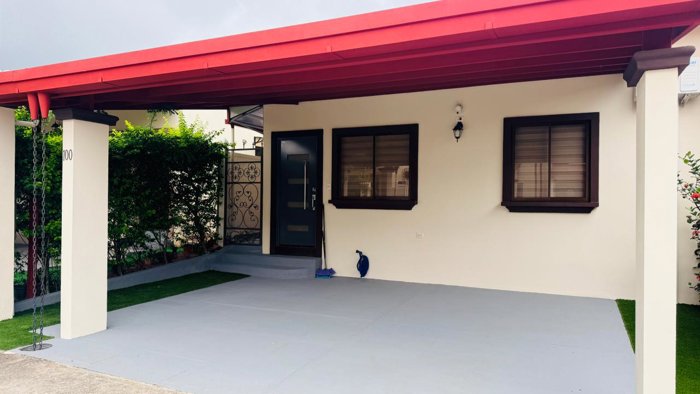 VENTA DE CASA AMUEBLADA, ALAJUELA, LA GUÁCIMA, JARDIN REAL en Alajuela — $210,000 - Foto 2 de 18