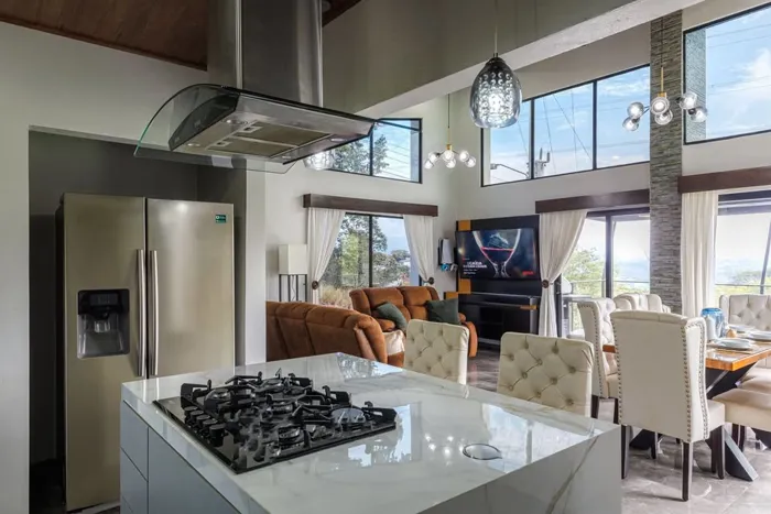 Casa Moderna en Ladera en Condominio Privado en Naranjo en Naranjo, Alajuela — $375,000 - Foto 2 de 12