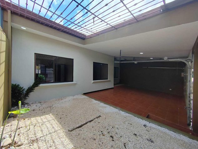 Venta de Casa en La Unión-Tres Ríos. RAH 26-1428 PRECIO NEGOCIABLE en Tres Ríos, La Unión, Cartago — $100,000,000 - Foto 3 de 13