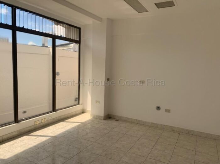 Alquiler | Local comercial de 105 m² en Barrio Escalante #27-47 GS in Carmen, San José — $1,300