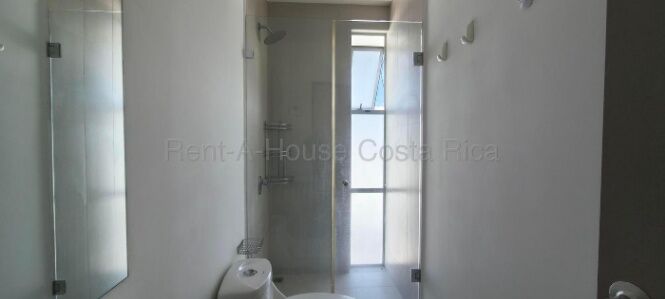 Alquiler de Casa en Río Oro de Santa Ana. RAH 27-65 en Piedades, Santa Ana, San José — ₡ 550 000