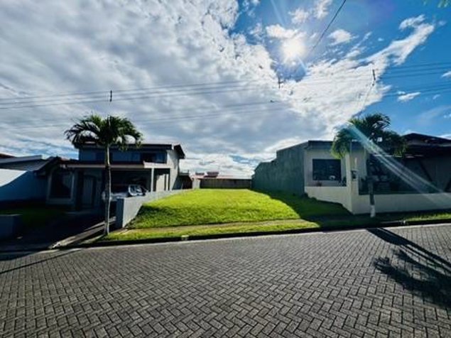 Venta de lote en condominio Las Calas, Grecia, Alajuela. in Grecia, Alajuela — ₡ 29 500 000 - Photo 2 of 8