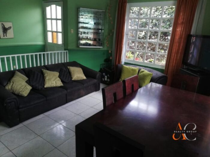 Casa uso Residencial / Comercial. Excelente ubicación, Cartago centro en Oriental, Cartago — ₡ 112 000 000