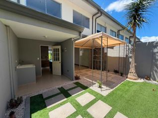 Venta de Casa en San Pablo de Heredia, 3 Pisos con Vista.